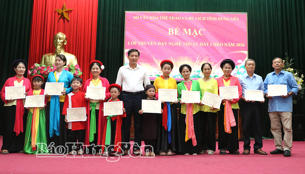 Hoàn thành truyền dạy nghệ thuật hát chèo cho 49 học viên