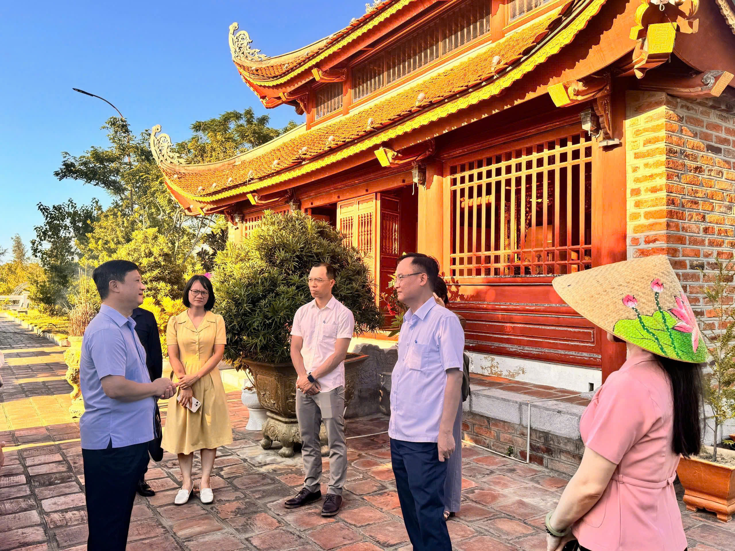Cục Du lịch Quốc gia Việt Nam kiểm tra điều kiện xem xét công nhận khu du lịch quốc gia đối với Vân Đồn - Cô Tô